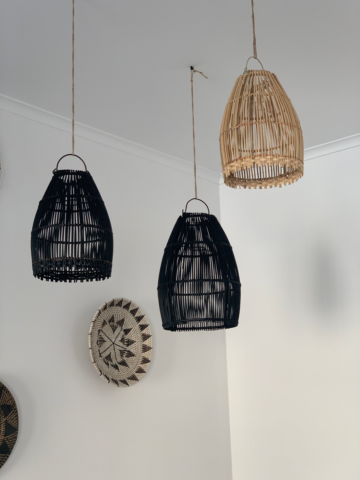 Luxurious Abajur em Rattan Ayana Preto for Living Spaces